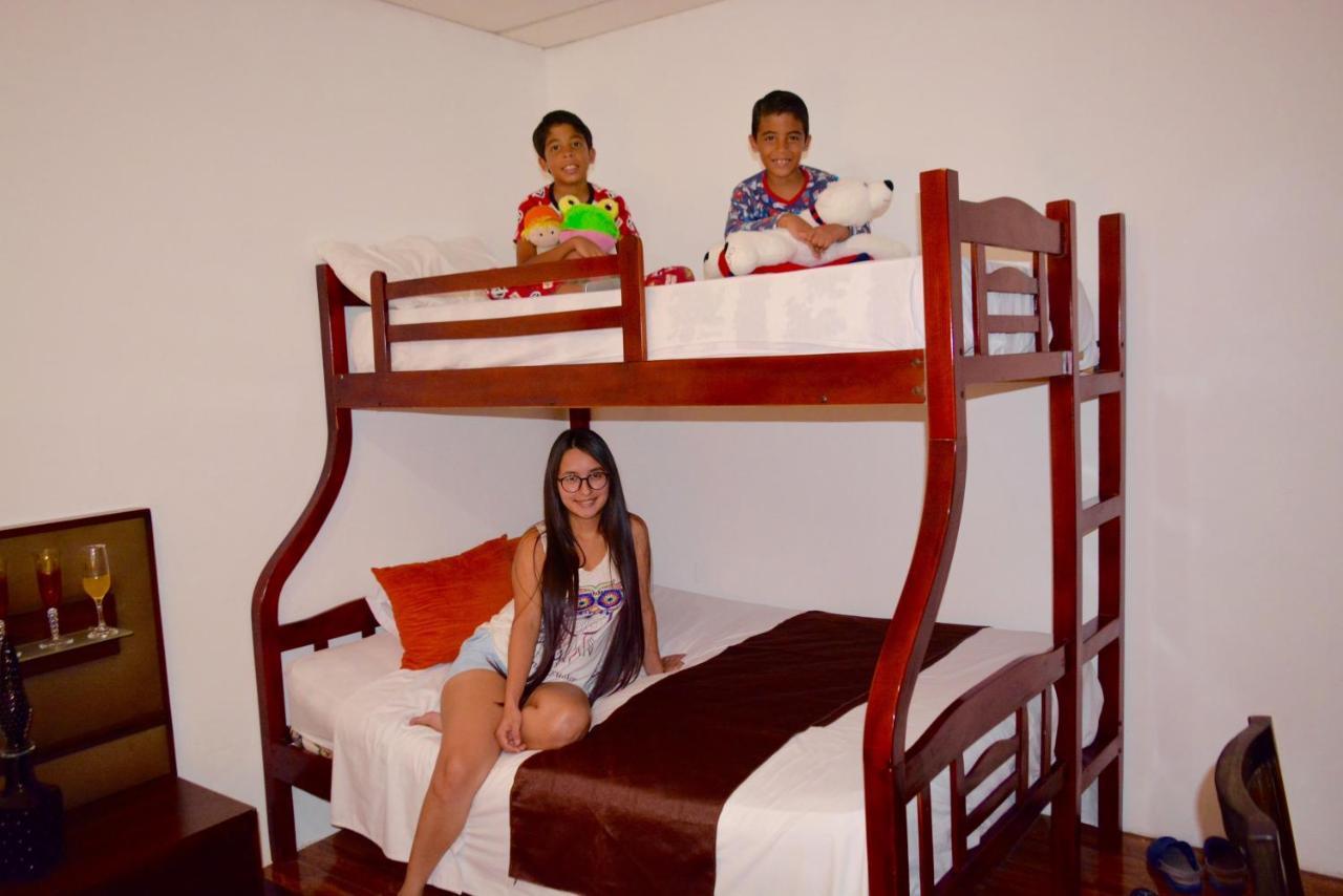 Hostal Villa 97 Guayaquil Esterno foto